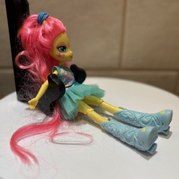 Fluttershy My Little Pony Equestria Girls Fashion Doll MLP Hasbro 2012 9" - Picture 7 of 8